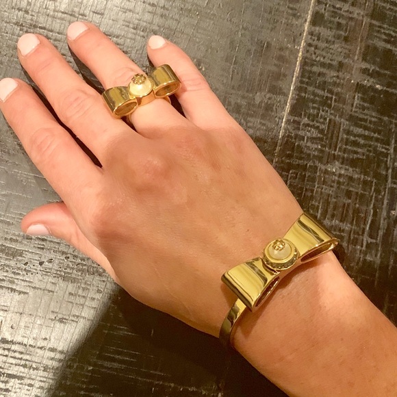 100% Authentic-Tory Burch Gold Pearl Bow Bracelet - Picture 2 of 5